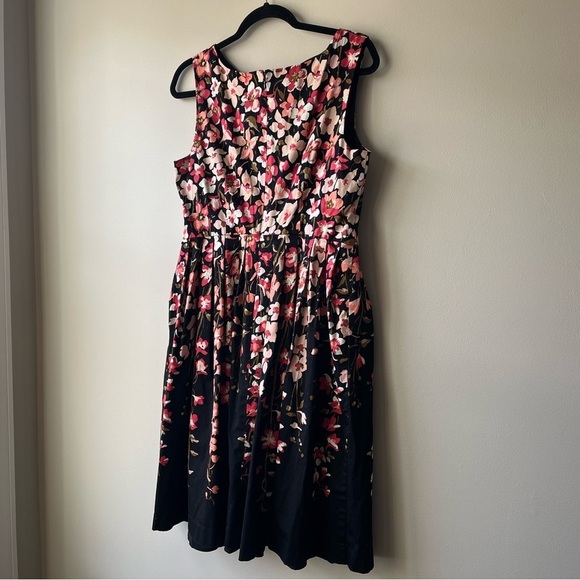 Talbots Women's 12 Floral Sleeveless Pleated Fit & Flare Dress Pockets Cocktails - Picture 10 of 10